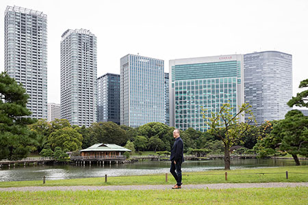 VIEWING TOKYO THROUGH SCOTT GILMAN'S EXPERT EYES
