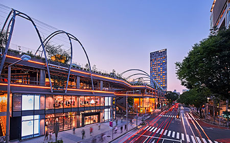 TOKYO'S LATEST FASHION, SHOPPING AND ENTERTAINMENT DISTRICTS