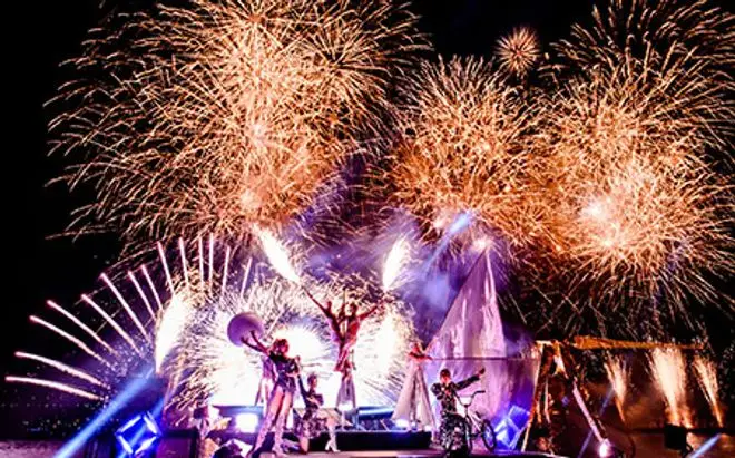 DRAW THE CHARM OF THE CITY  ON THE NIGHT VIEW