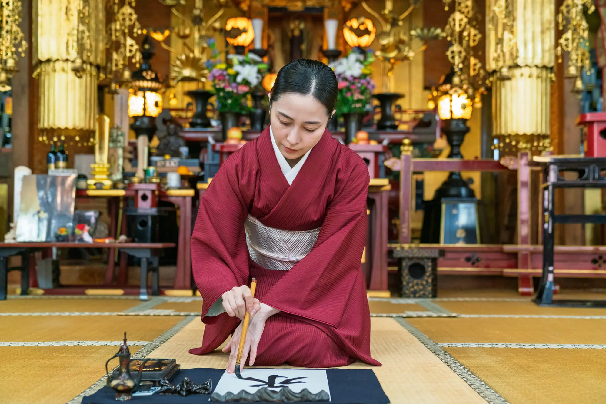 ENTER A WORLD OF CALLIGRAPHY, WRAPPED IN SILENCE