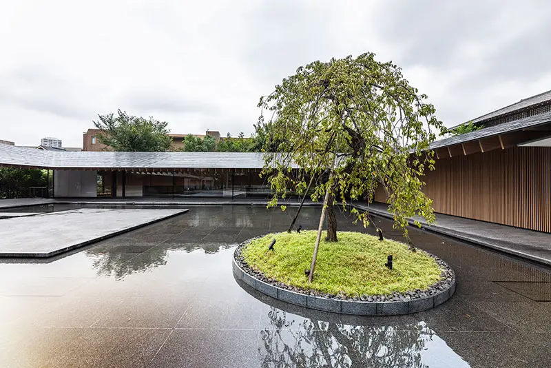 photo of Zuisho-Ji, Tokyo, designed by Kengo Kuma