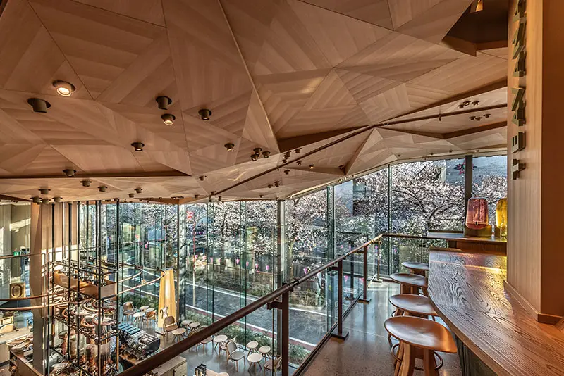 photo of Starbucks Reserve in Nakameguro, Tokyo, designed by Kengo Kuma