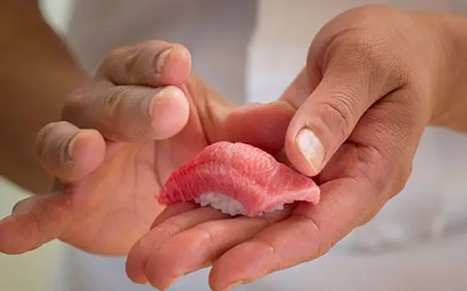 CUSTOMIZED SUSHI-MAKING EXPERIENCE WITH MATSUNOZUSHI