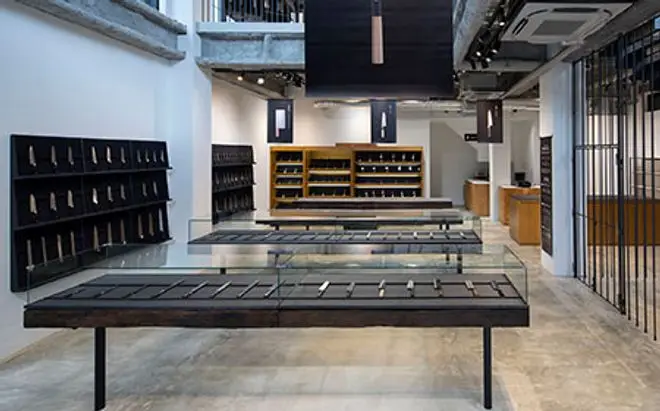 RECOMMENDED GIFTS & VALUABLE NEW PRODUCTS