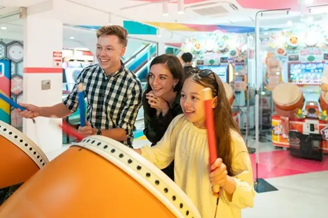 <p>FRAMING FASHION AND POP CULTURE IN TOKYO</p>