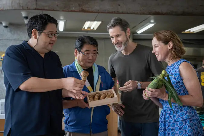 <p>Visit the Iconic Tsukiji Outer Market</p>