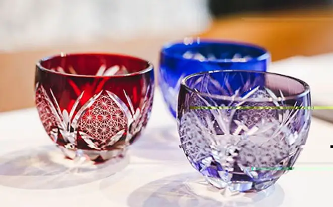 COLLABORATION OF BLOWING AND CARVING