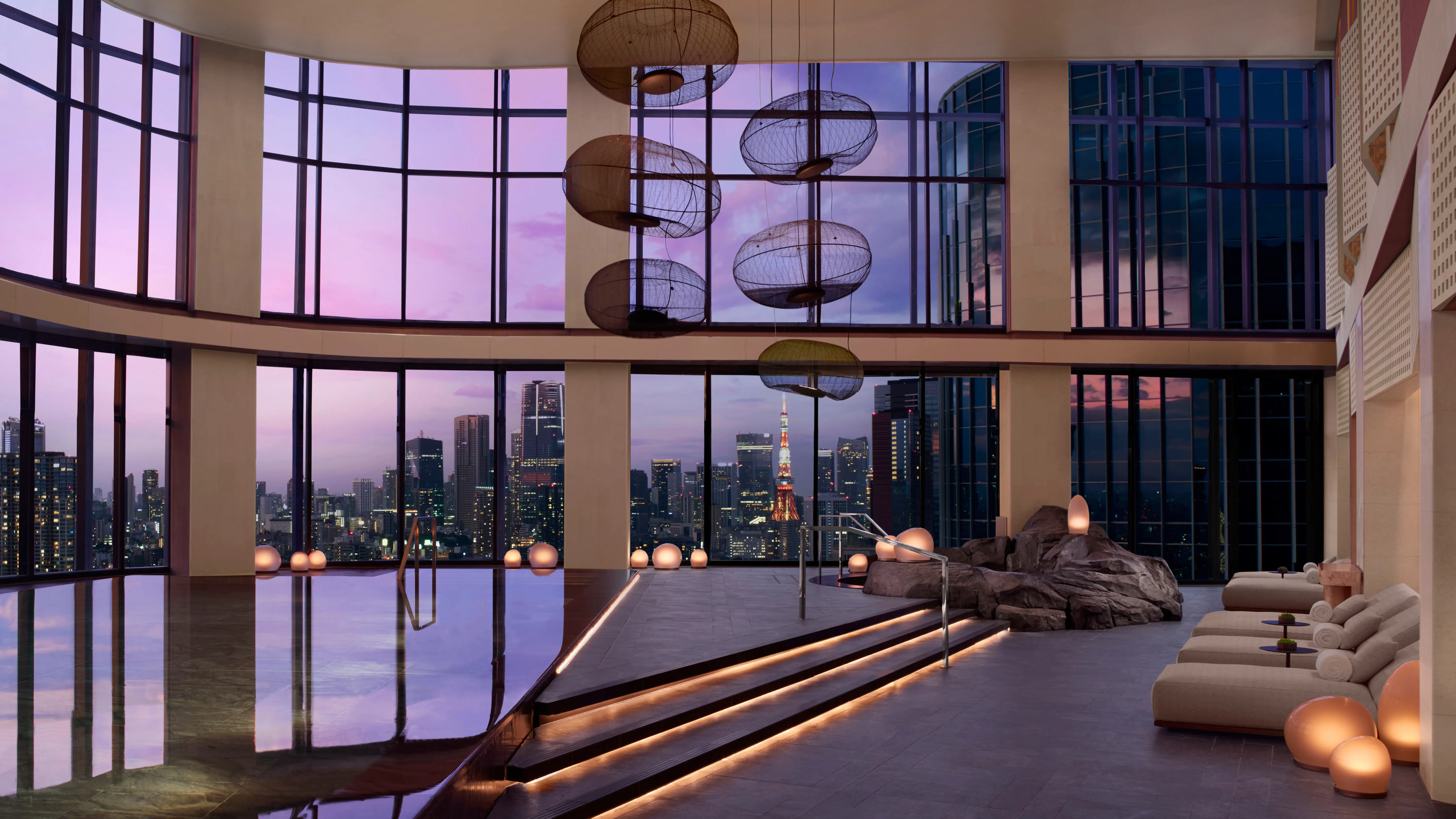 <p>THE ESSENCE OF JAPANESE LUXURY</p>